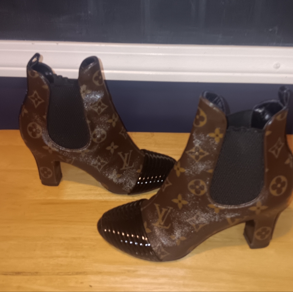 Louis Vuitton Monogram Heeled Boots Size 35 - Picture 2 of 6